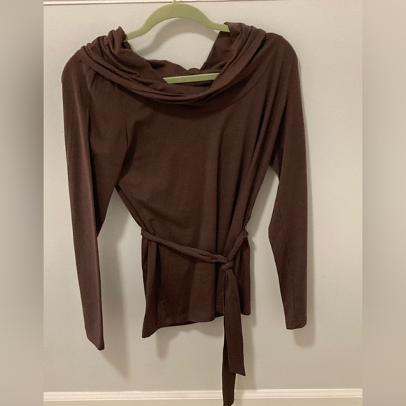 Long sleeve belted top - Picture 2 of 5